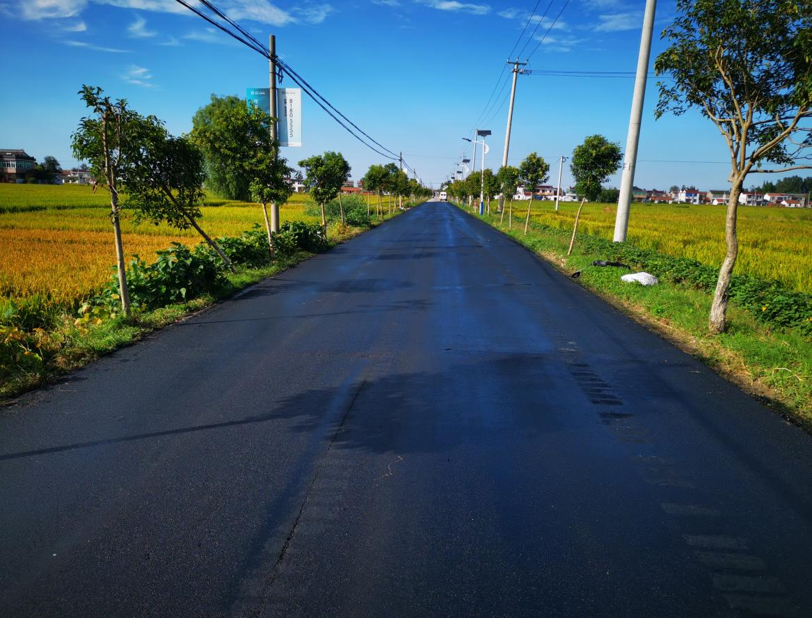 崔母路水泥路面白改黑